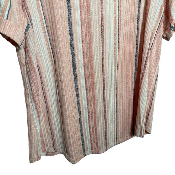 Above & Beyond Blouse Women's 2X Pink Striped Round Neck Short Sleeve Top - Picture 3 of 9